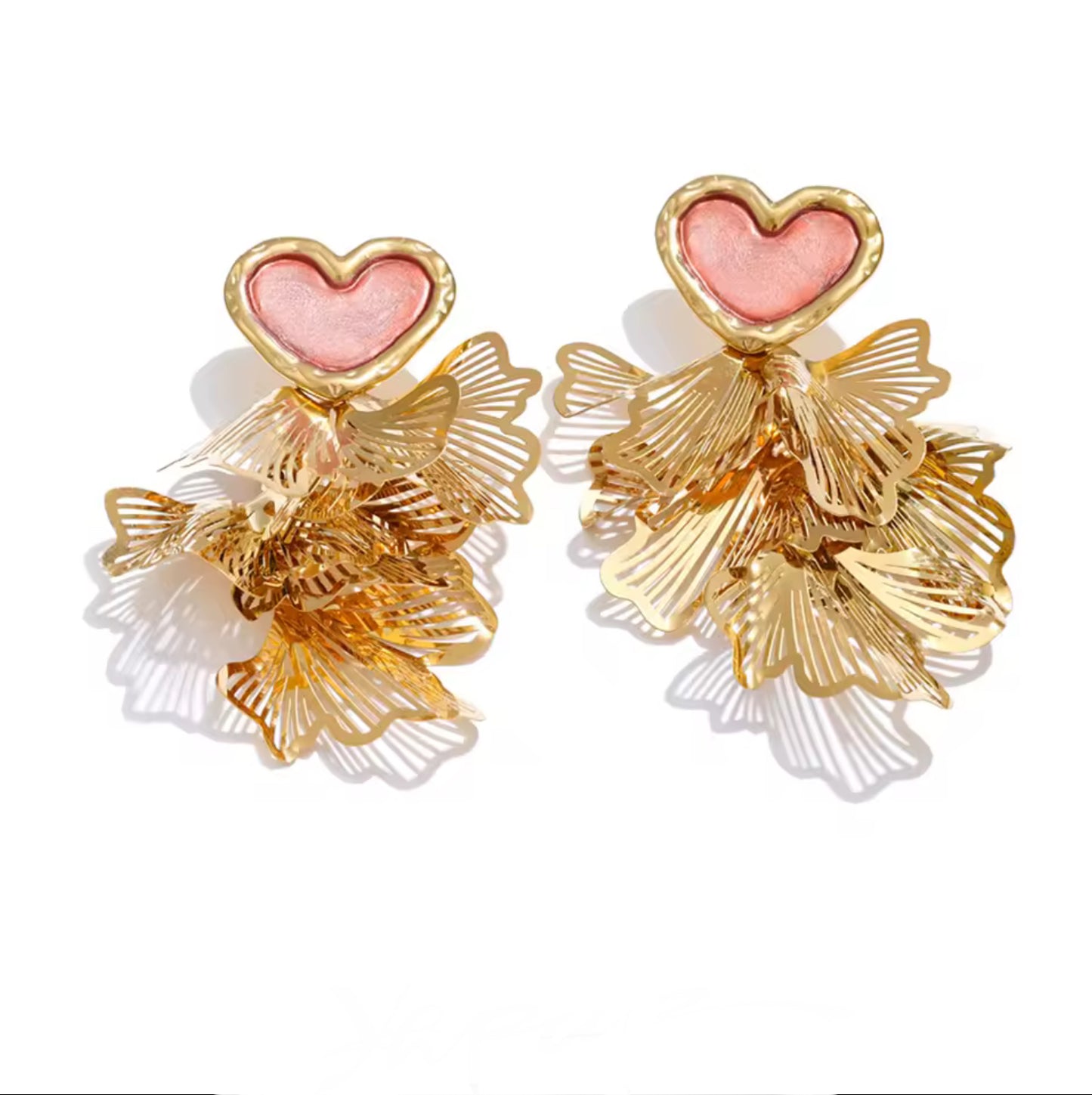 Aretes colgantes corazón.