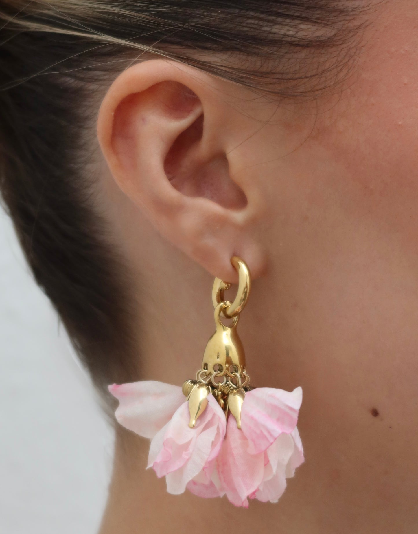 Aretes floreados rosas