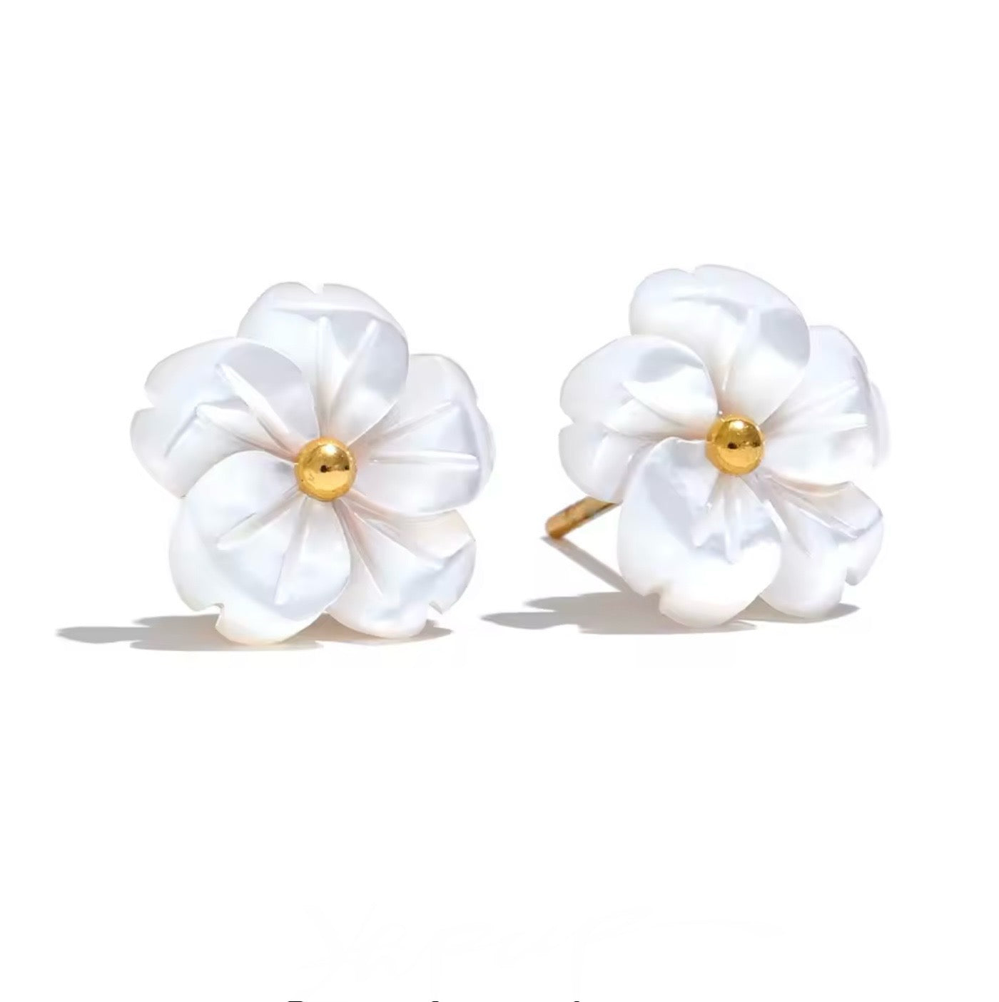 Aretes flor blanca